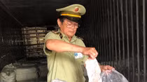 Phát hiện xe container chở gần 7 tấn thịt động vật thối vượt trạm CSGT