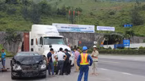  3 ô tô va chạm liên hoàn trong hầm Hải Vân 