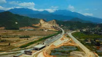 Cao tốc La Sơn-Túy Loan hoàn thành hơn 98% vẫn “chậm ngày thông xe”