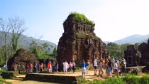 Khu di tích Mỹ Sơn tạm dừng đón khách tham quan 