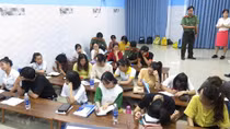 Núp bóng trung tâm đào tạo tiếng nước ngoài để truyền đạo trái phép 