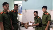 Cảnh Sát PCCC Đà Nẵng hỗ trợ người công nhân bị tai nạn lao động 