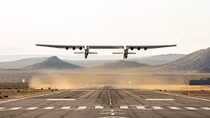 Máy bay phóng vệ tinh Stratolaunch to lớn cỡ nào?
