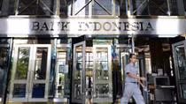 Indonesia “sốt” vì tỷ giá