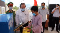 Đưa cây ATM gạo nghĩa tình đến với người dân khó khăn ở vùng bị ảnh hưởng kép