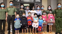 Công an tỉnh Đắk Nông tổ chức thăm, tặng quà các cháu thiếu nhi có hoàn cảnh đặc biệt