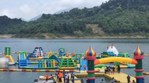 Khai trương công viên nước nổi lớn nhất trên lòng hồ Hoà Bình