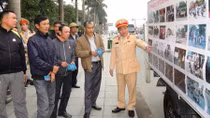 Tuyên truyền lưu động về trật tự an toàn giao thông