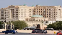 Khánh sạn Ritz-Carlton Riyadh "nhà tù Hoàng tử"