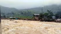 Lào Cai nỗ lực đưa dân ra khỏi vùng có nguy cơ bị lũ