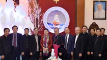 Chủ tịch Quốc hội thăm và chúc mừng đồng bào Công giáo dịp Giáng sinh