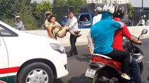 Ma men lái xe bỏ chạy tông CSGT trọng thương