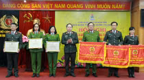 Cán bộ công đoàn cần đi sâu, đi sát vào đời sống của đoàn viên