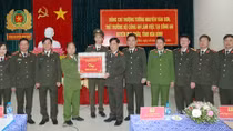 Thứ trưởng Nguyễn Văn Sơn làm việc tại Công an huyện Mai Châu