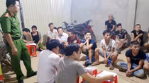 Trinh sát vùng cao phá án đánh bạc trong lòng núi