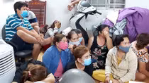 Ổ đánh bài ăn tiền tại căn hộ chung cư có nhiều "quý bà" 