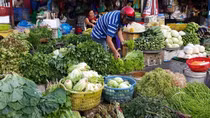 Rau xanh, thịt lợn tiếp tục tăng giá