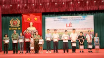 Xây dựng gia đình kiểu mẫu, các cháu chăm ngoan học giỏi trong CAND 
