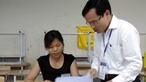 Chấm thẩm định một số bài thi THPT tại Hoà Bình, Lâm Đồng và Bến Tre
