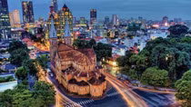 Việt Nam tỏa sáng trong mắt bạn bè quốc tế