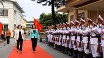 Phó Chủ tịch nước Đặng Thị Ngọc Thịnh thăm, chúc mừng Công an tỉnh Yên Bái