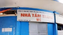 Cưỡng chế thu hồi… nhà vệ sinh công cộng