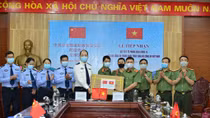 Tiếp nhận vật tư y tế do Bộ Công an Trung Quốc trao tặng