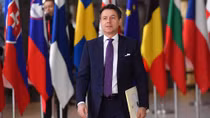 Giuseppe Conte: Từ "không thích hợp" thành "không thể thiếu"