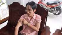 Dùng roi điện tấn công chủ tiệm vàng, cướp đoạt hơn 2 tỷ đồng