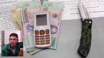 Dọa tung ảnh khỏa thân, tống tiền cô giáo kèm một nụ hôn