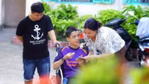 Người phụ nữ dành cả thanh xuân cho trẻ khuyết tật