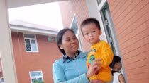 13 phụ nữ không chồng dành tình thương cho trẻ mồ côi