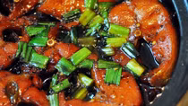 Đậm đà món cá kho của người Việt 