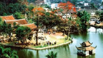 Tháng ba lễ hội chùa Thầy