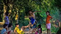 Khi con trẻ đòi lại tuổi thơ