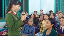 Nữ Đại úy Công an thị trấn miền sơn cước