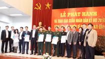Trao báo Nhân dân Xuân Kỷ Hợi cho CBCS vùng biên giới, hải đảo