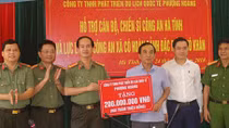 Công ty Phượng Hoàng hỗ trợ quỹ nghĩa tình đồng đội Công an tỉnh Hà Tĩnh