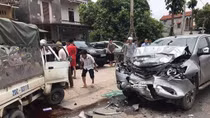 Hai ô tô mất lái đâm trực diện, 1 người chết, 2 người bị thương
