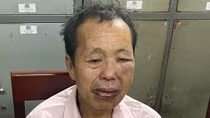 “Trùm” ma túy dùng súng và dao nhọn tấn công Cảnh sát