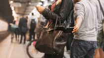 Trộm... tóc giả