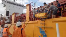 Cứu nạn thành công thuyền viên Trung Quốc bị đột quỵ trên biển