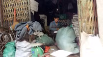 Mối lo từ cửa hàng phế liệu nằm giữa khu dân cư