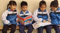 Phát miễn phí hàng chục ngàn bản tài liệu tập huấn và SGK cho giáo viên