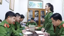 Nữ sinh giỏi văn gắn bó với màu áo Cảnh sát Hình sự