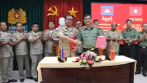 Phối hợp giữ vững an ninh, trật tự biên giới Việt Nam - Campuchia