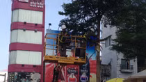 Ẩn họa từ những bảng quảng cáo trên đường phố