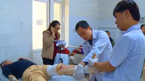 Bất tuân hiệu lệnh, lao xe tông CSGT trọng thương