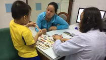 Phụ huynh đòi bồi thường tổn hại sức khỏe cho trẻ bị ngược đãi