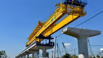 Chuẩn bị lắp đường ray cho tuyến metro số 1